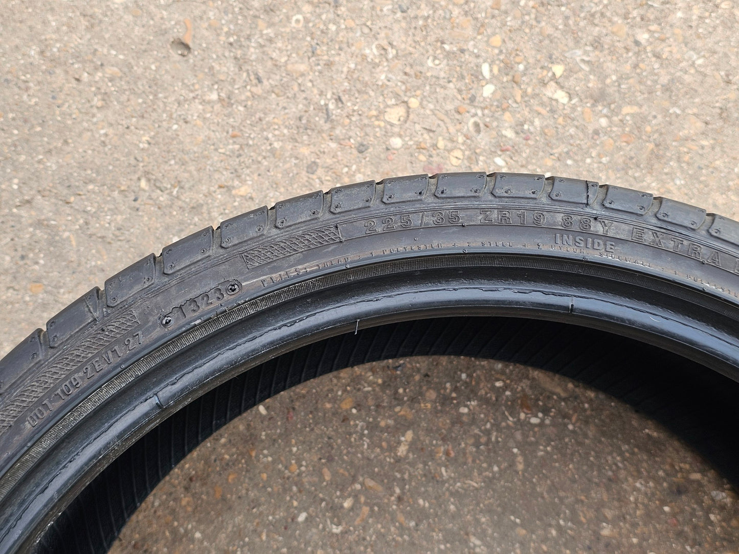 2) ACCELERA TIRES 225/35ZR19 #4130