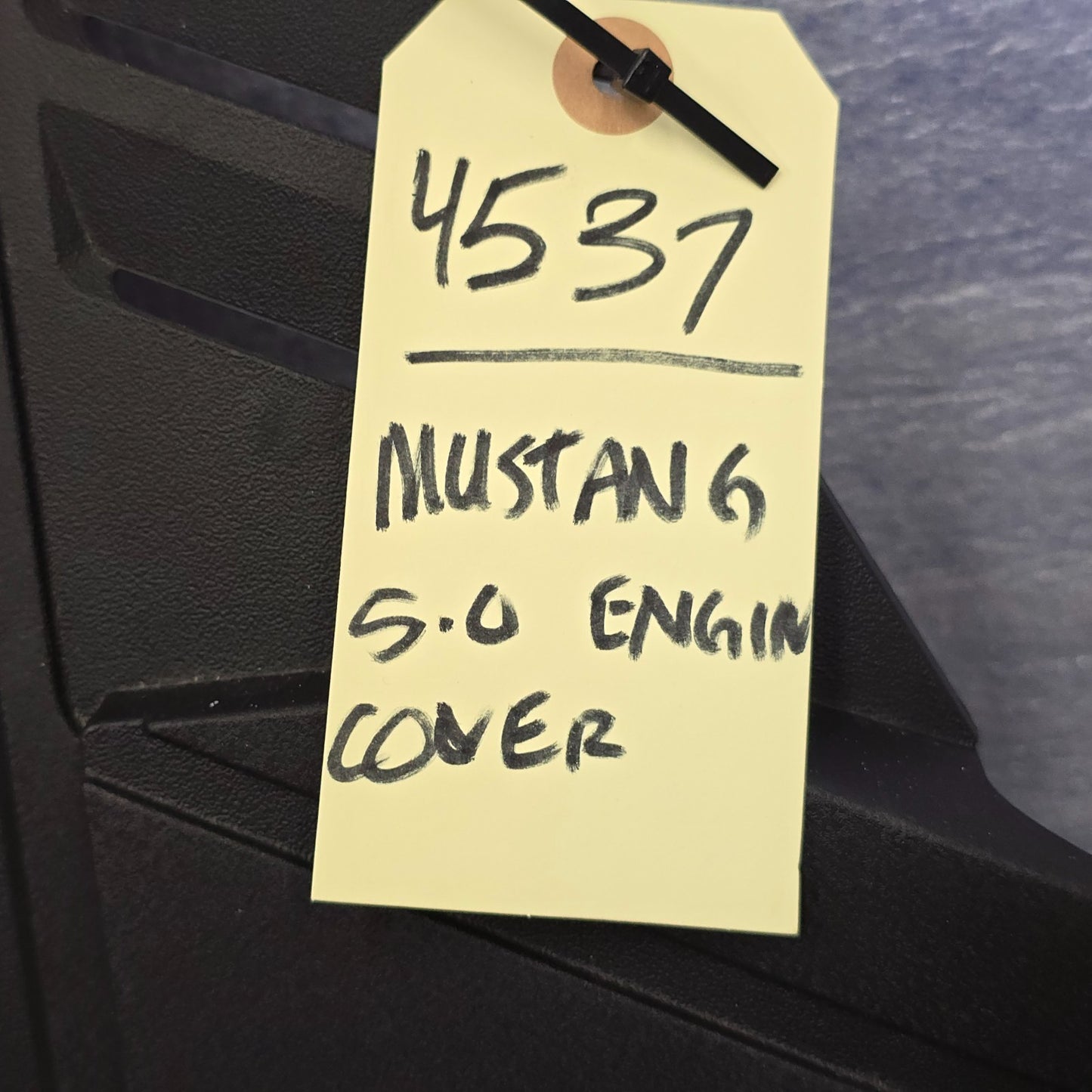 2018-2023 FORD MUSTANG GT 5.0 COYOTE ENGINE COVER TRIM OEM 19 20 21 22 #453711