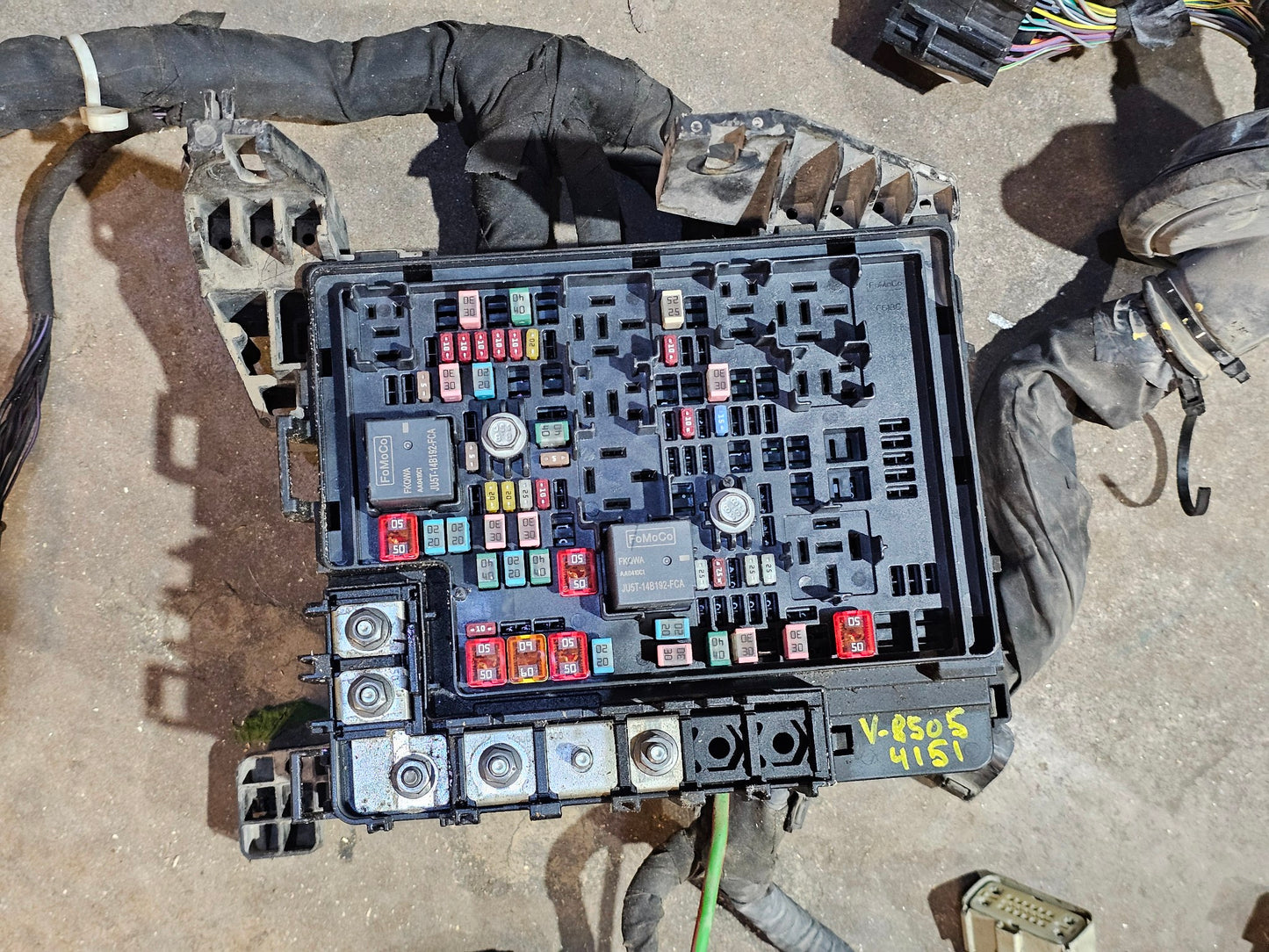 Seperate fuse box! 2021 FORD F150 3.5L 4X4 FUSE BOX WITH ENGINE HARNESS #4188