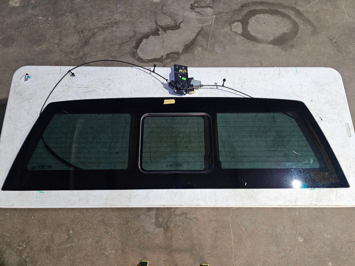 2014-2018 SILVERADO SIERRA 1500 OEM REAR SLIDING REAR WINDOW GLASS PANEL #4207