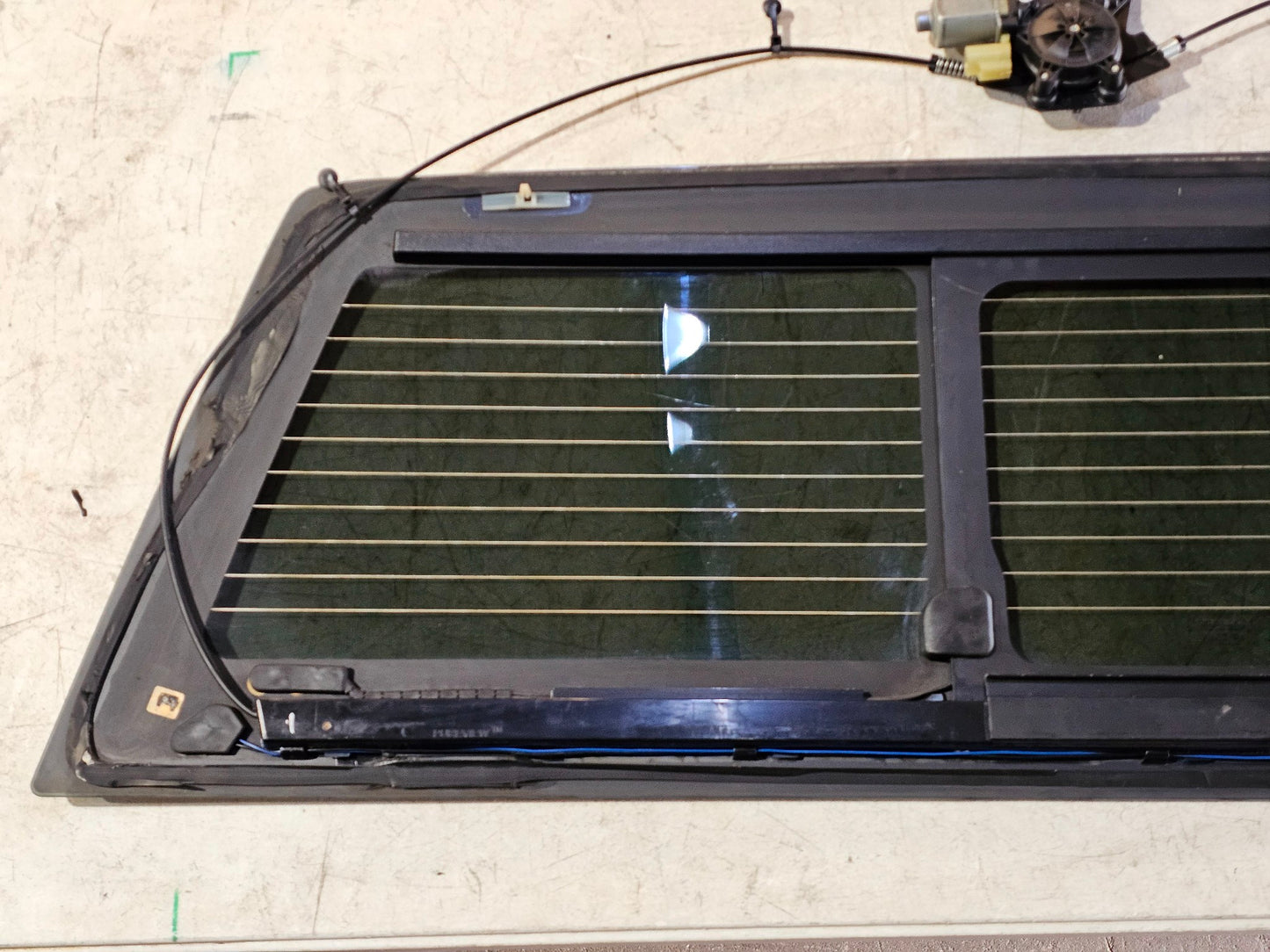 2014-2018 SILVERADO SIERRA 1500 OEM REAR SLIDING REAR WINDOW GLASS PANEL #4207