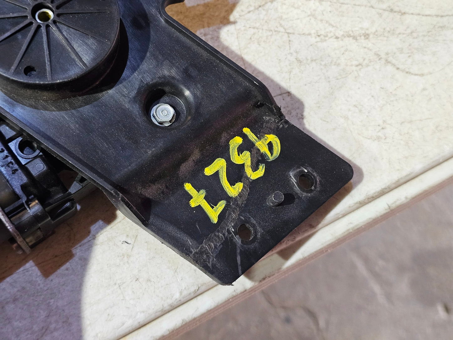 2015-2020 FORD F150 REAR SLIDING WINDOW GLASS DEFROSTER #4208