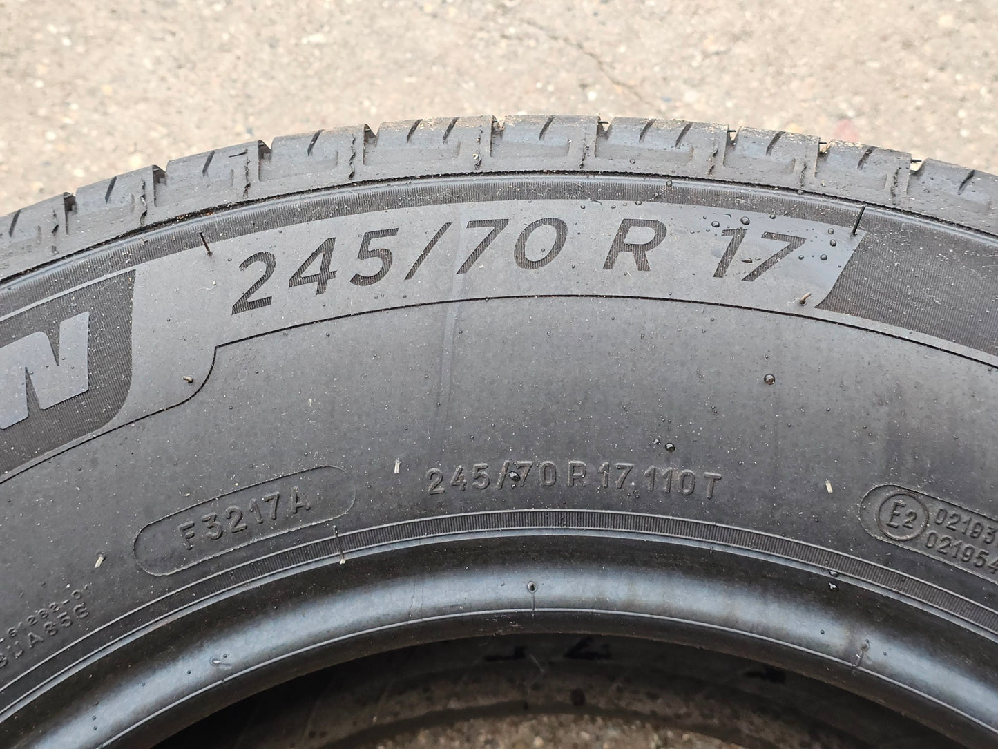 **4-MICHELIN PRIMACY LTX 245/70R17 TIRES #4239