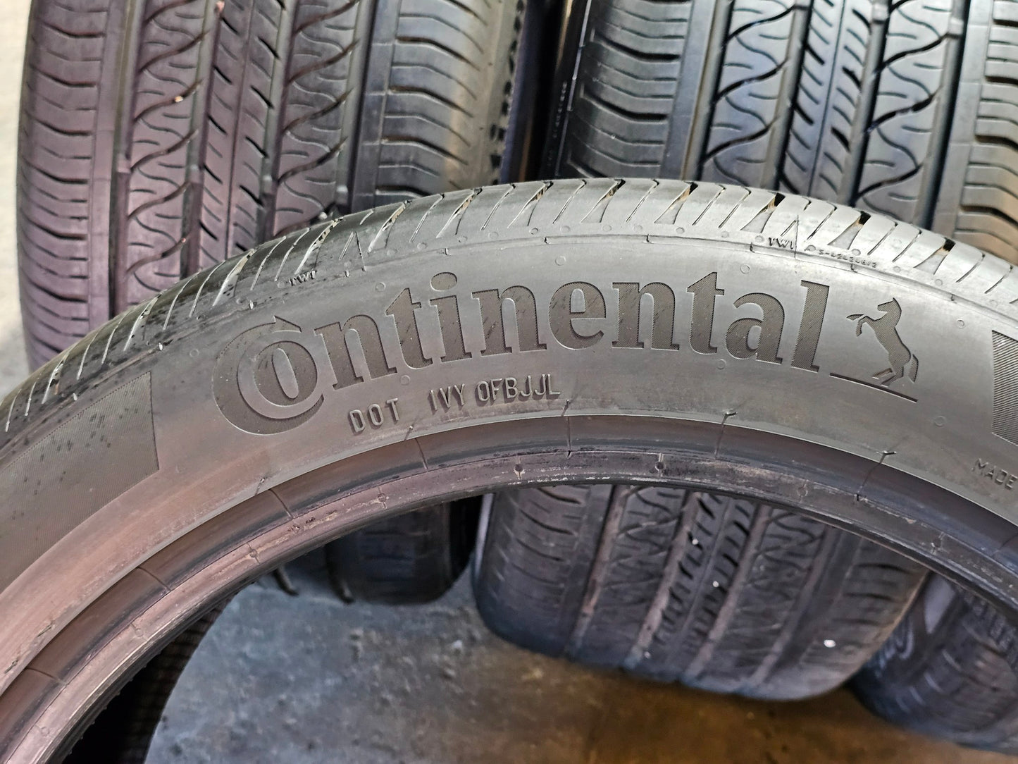 4) CONTINENTAL PRO CONTACT RX 255/45/19 #4026