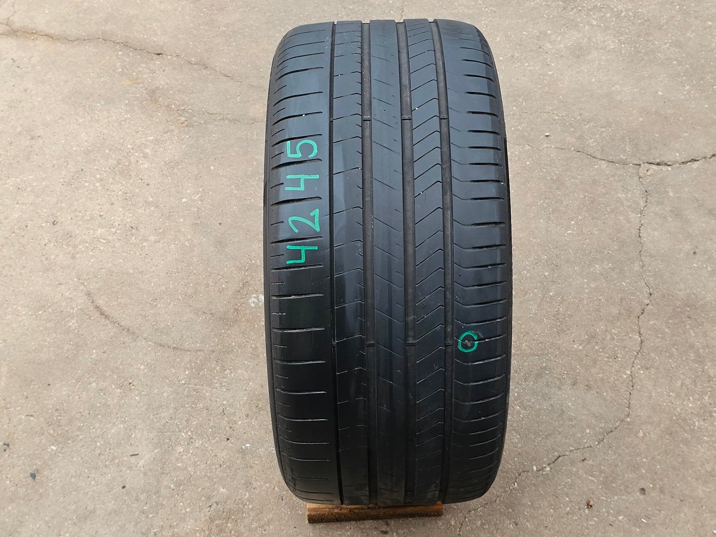1) PIRELLI P ZERO 315/30 R22 TIRE #4245