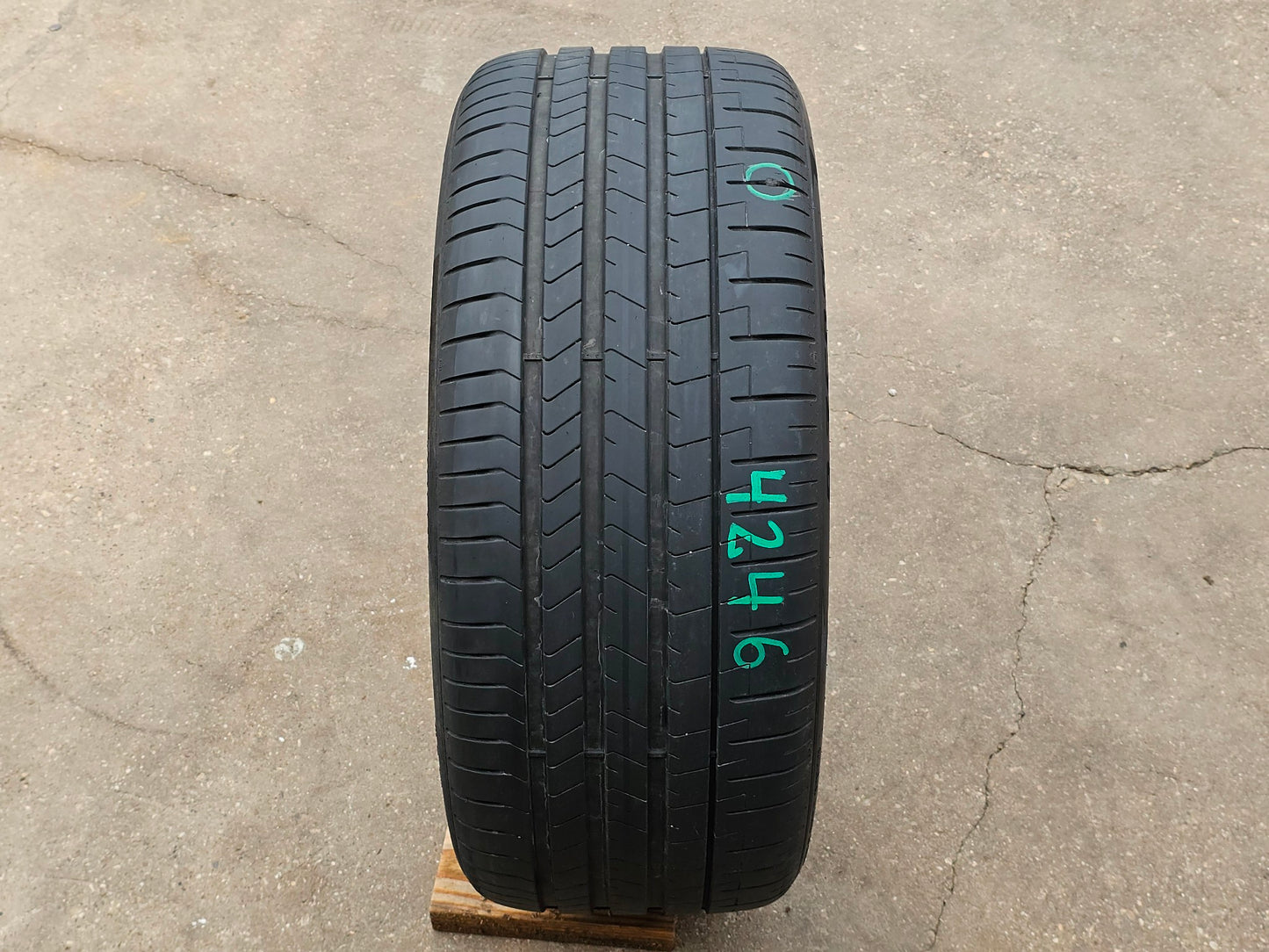 1) PIRELLI P ZERO 275/35R22 TIRE #4246