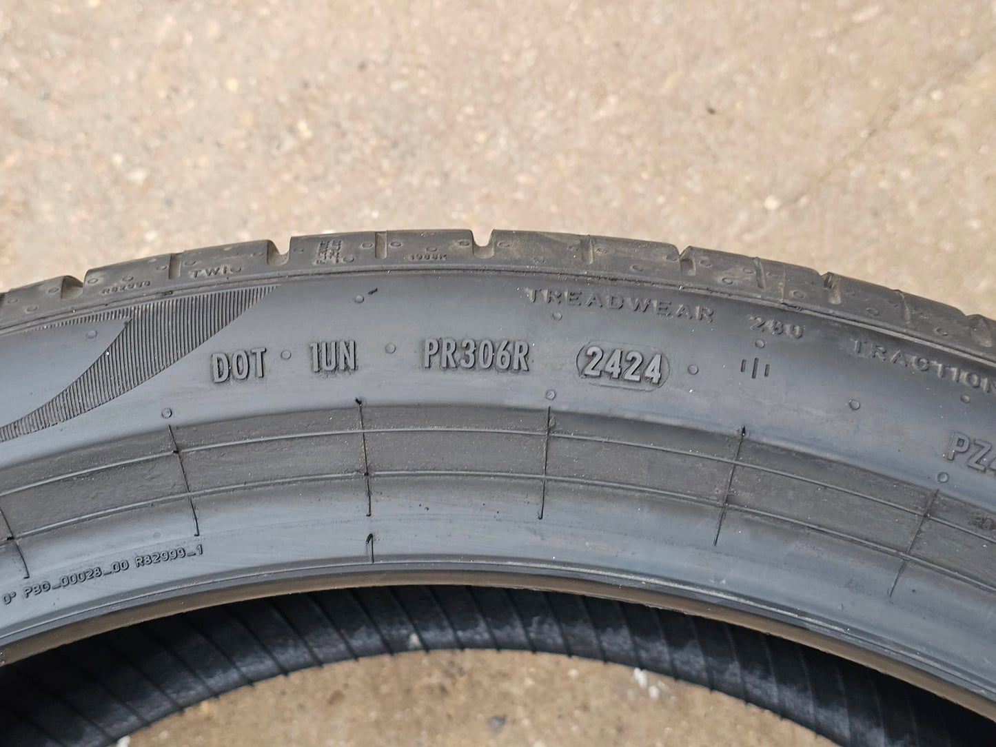 1) PIRELLI P ZERO 275/35R22 TIRE #4246