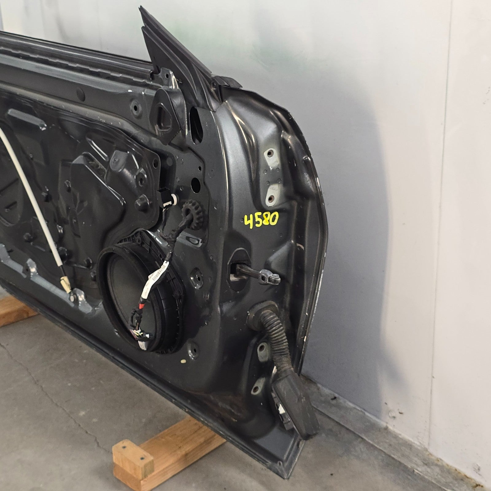 2016-2024 CHEVROLET CAMARO LH LEFT DRIVER FRONT DOOR OEM SS 19 20 21 22 23 #45809
