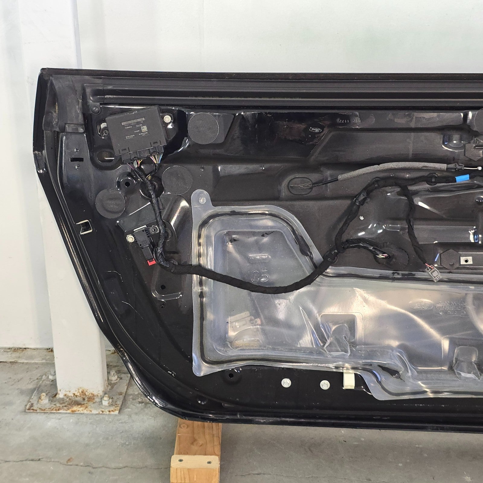 2015-2023 FORD MUSTANG GT COUPE LEFT LH DRIVER DOOR BLACK 16 17 18 19 20 #45787