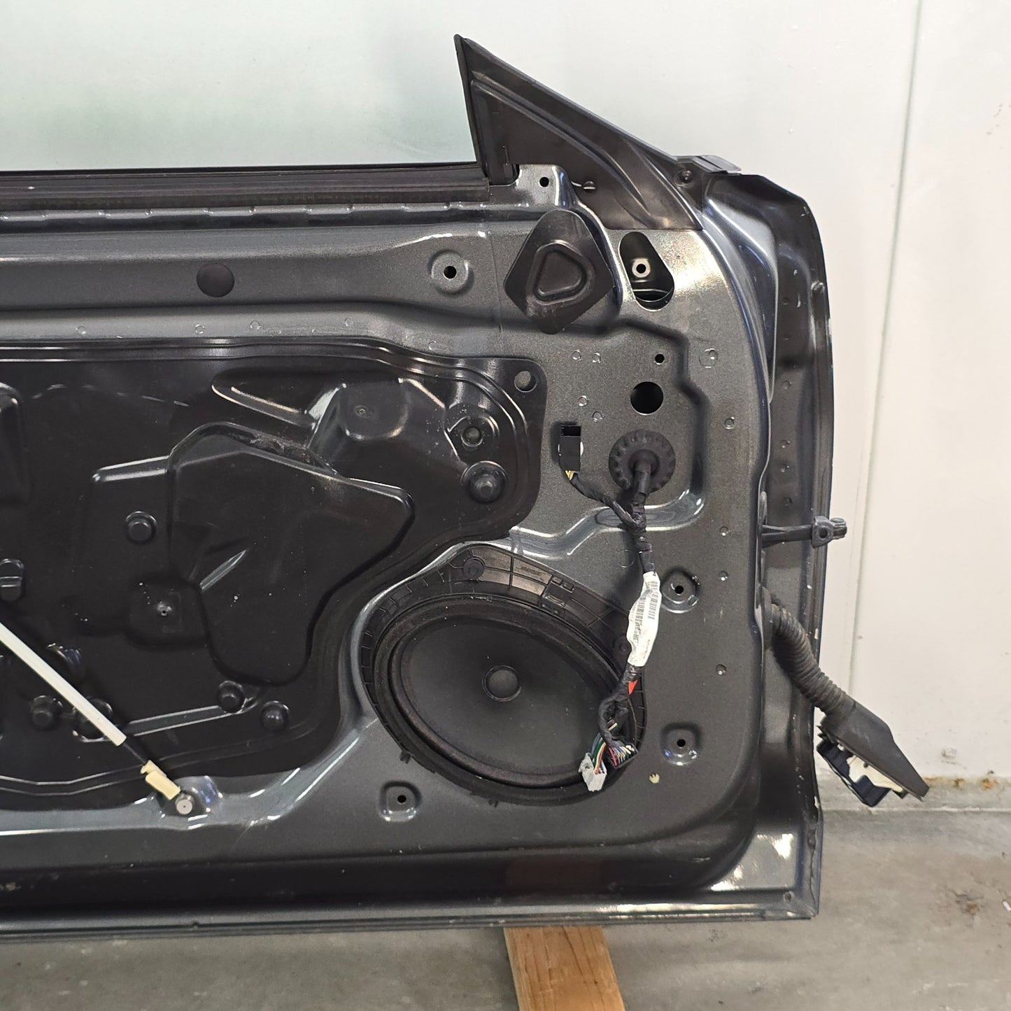 2016-2024 CHEVROLET CAMARO LH LEFT DRIVER FRONT DOOR OEM SS 19 20 21 22 23 #45808