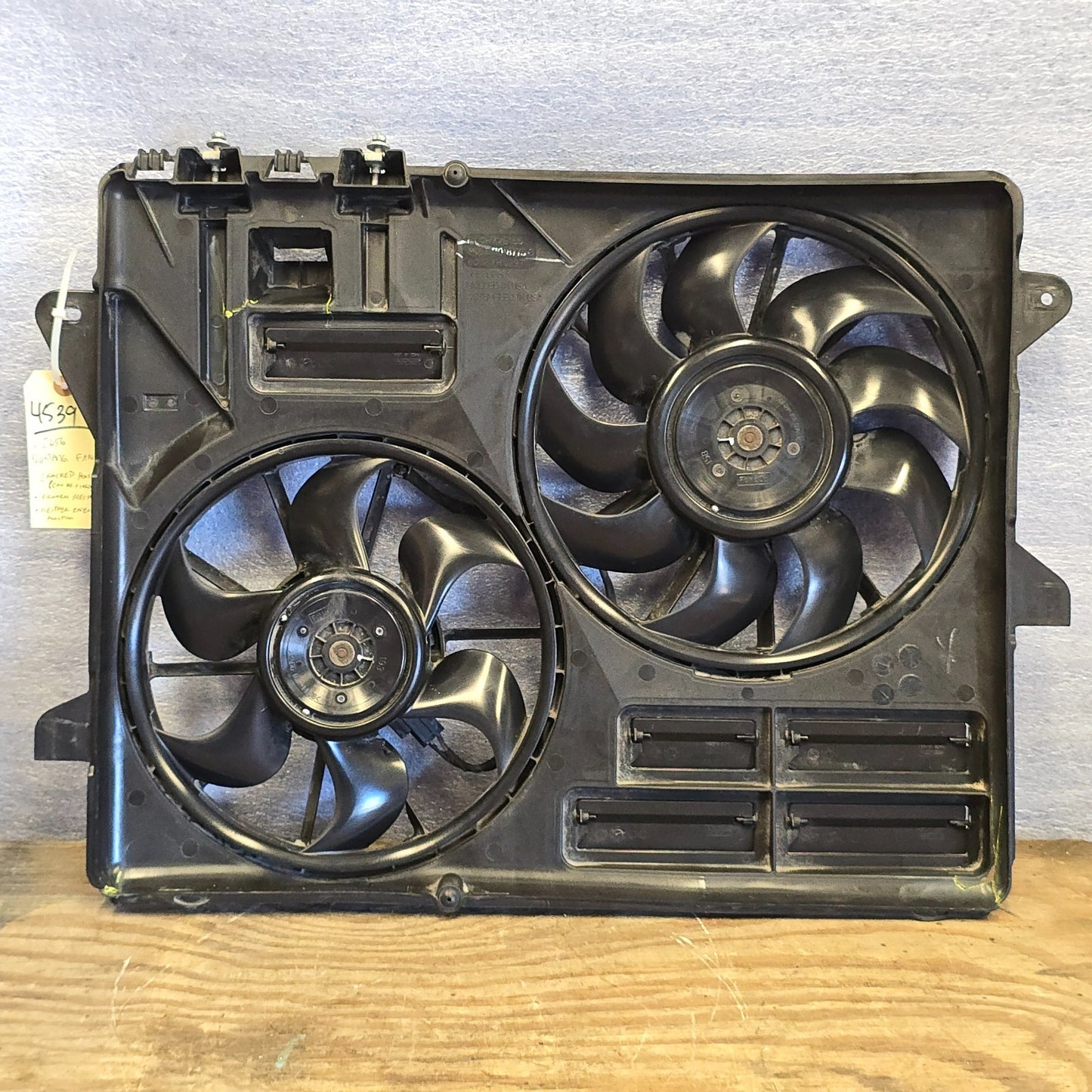 15-23 Ford Mustang GT Radiator Cooling Fan Motor FR33-8C607-AE 18 19 OEM #45395