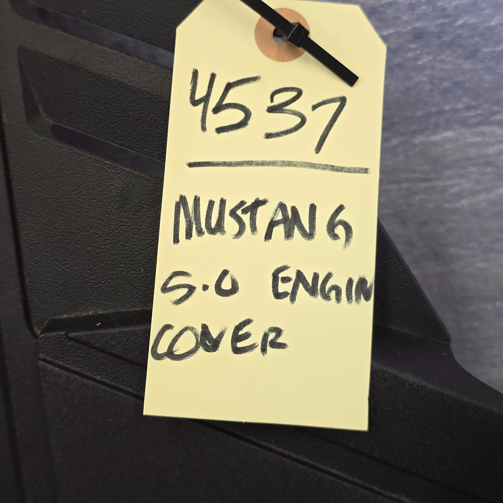 2018-2023 FORD MUSTANG GT 5.0 COYOTE ENGINE COVER TRIM OEM 19 20 21 22  #453711