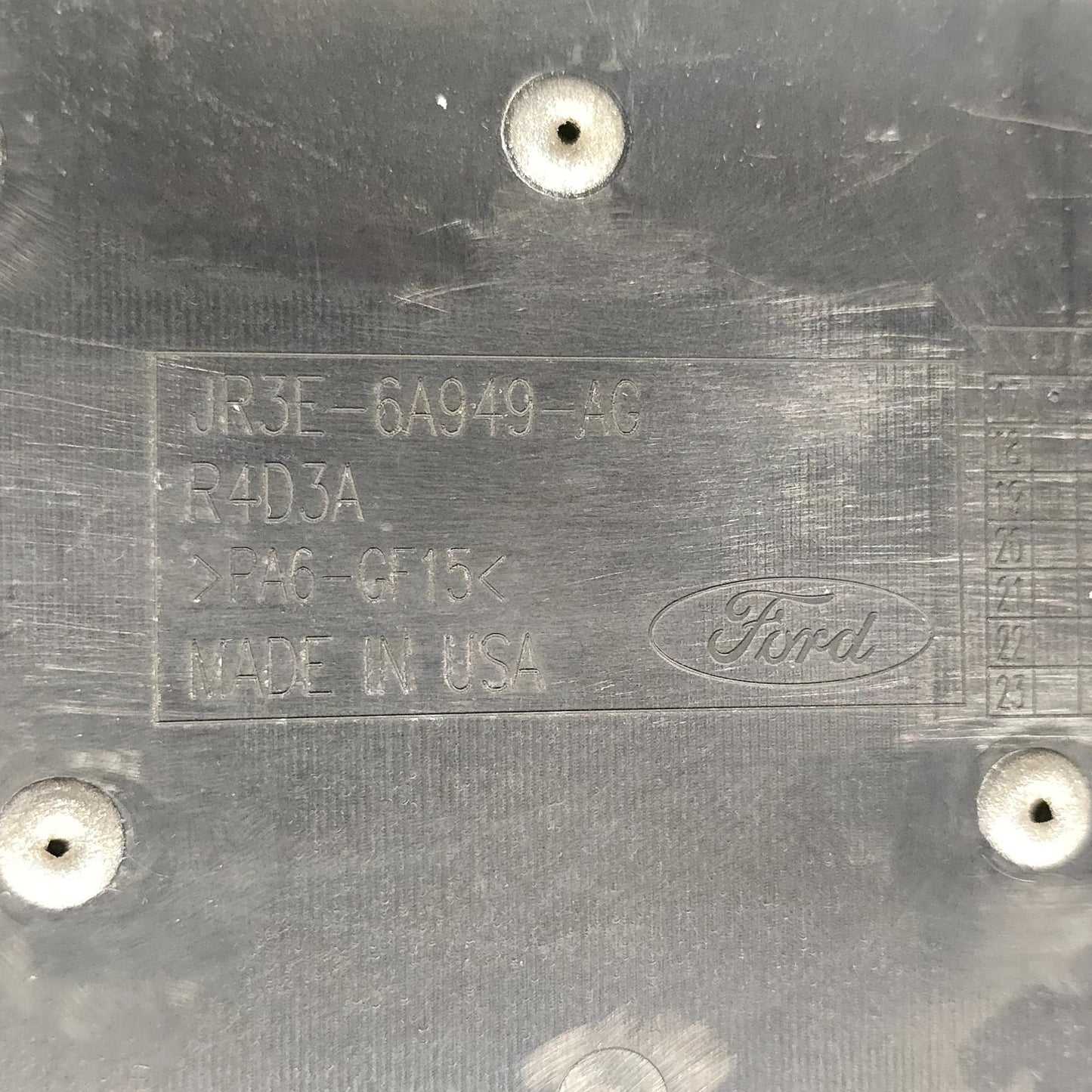 2018-2023 FORD MUSTANG GT 5.0 COYOTE ENGINE COVER TRIM OEM 19 20 21 22  #453710