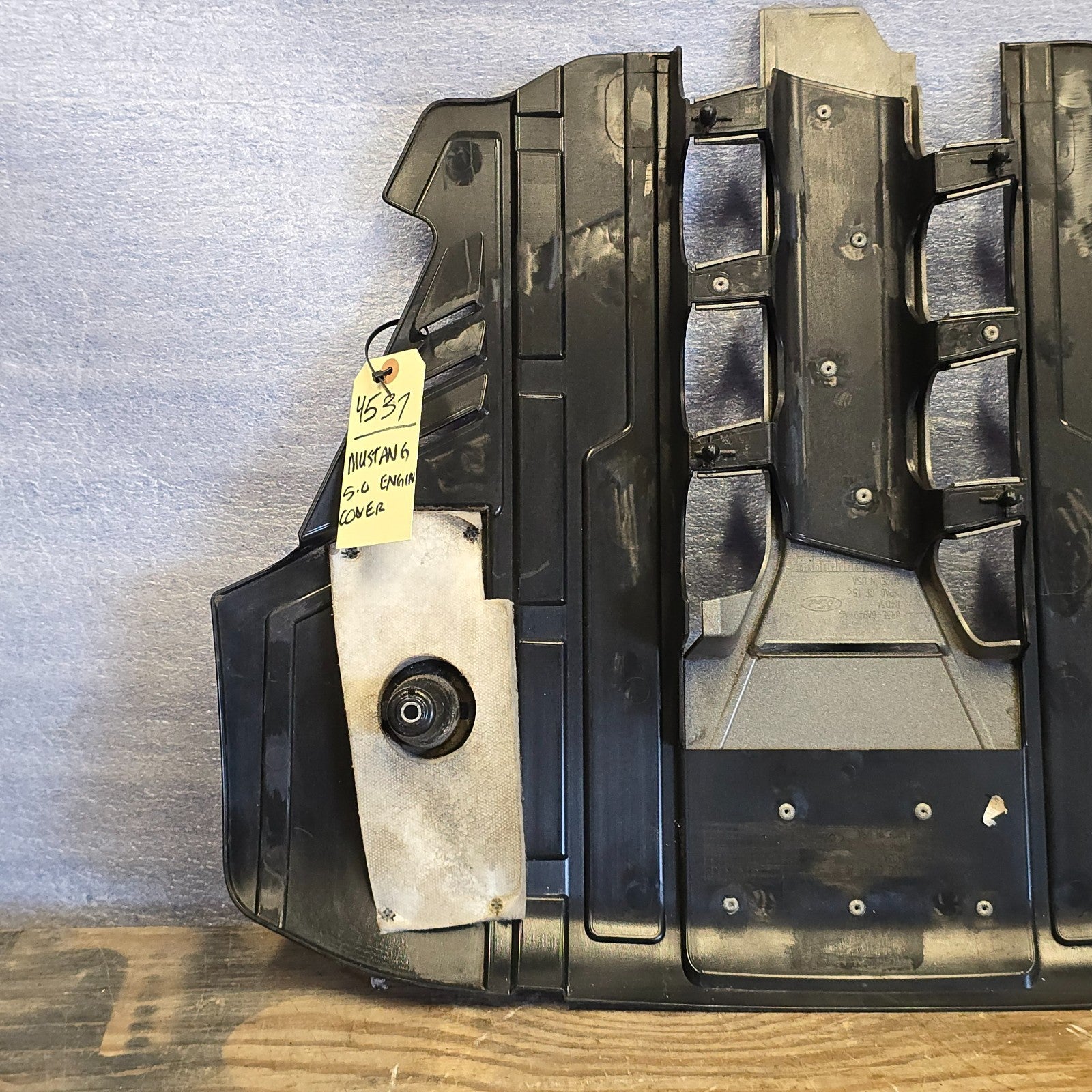 2018-2023 FORD MUSTANG GT 5.0 COYOTE ENGINE COVER TRIM OEM 19 20 21 22  #45377