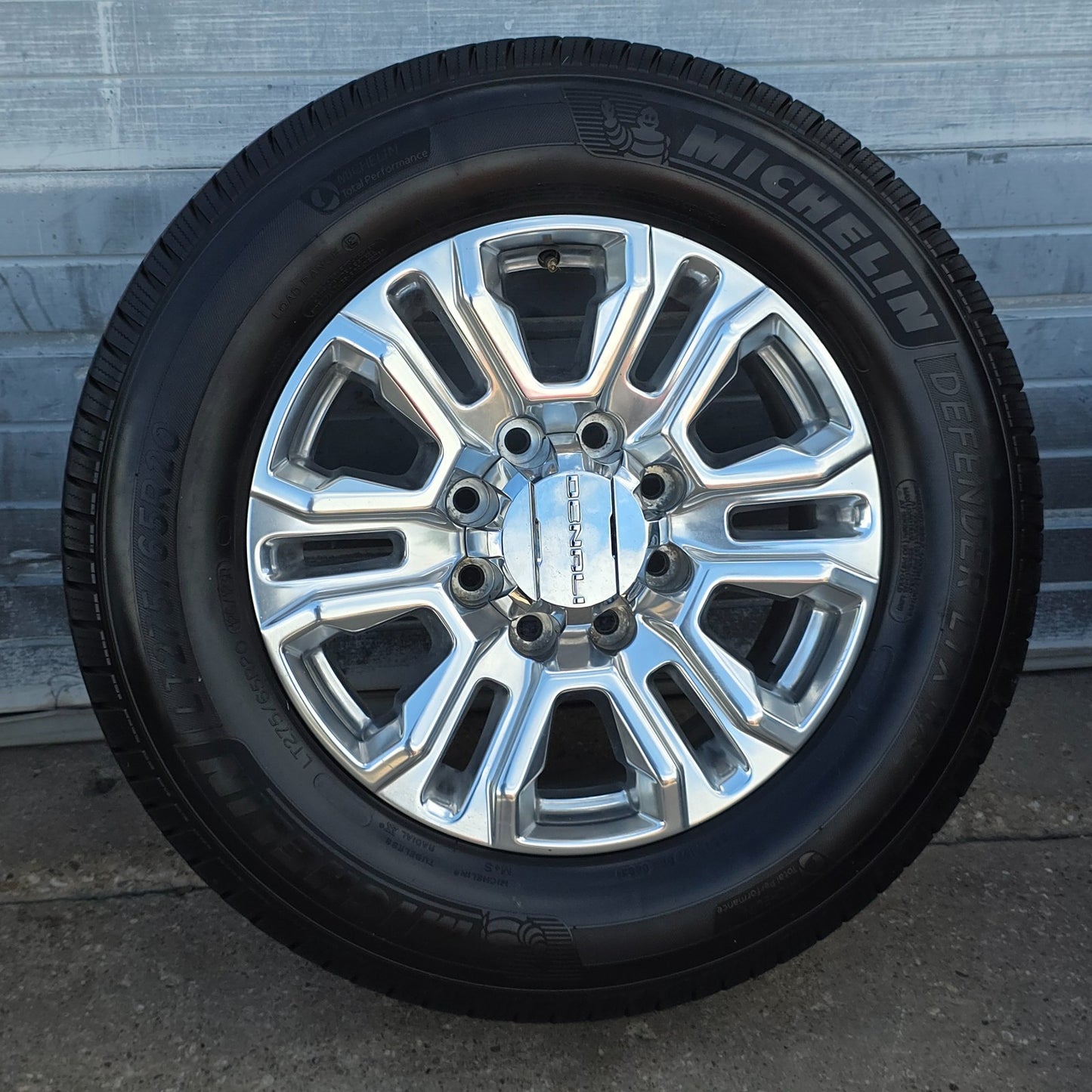 20" GMC SIERRA DENALI 2500 3500 POLISHED OEM WHEELS TIRES 84604600 #45651